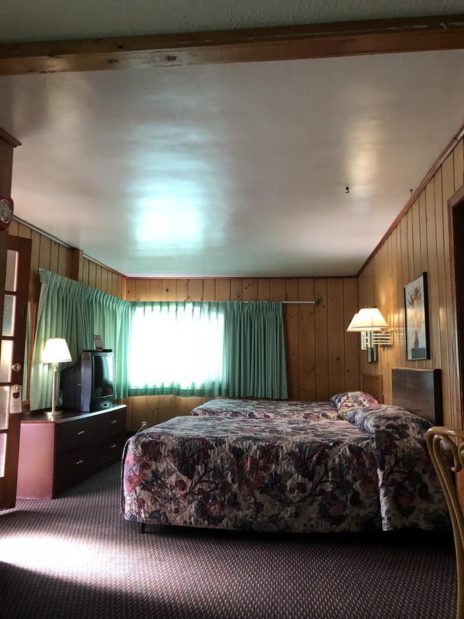 Sun N Snow Hotel Cadillac Exterior photo